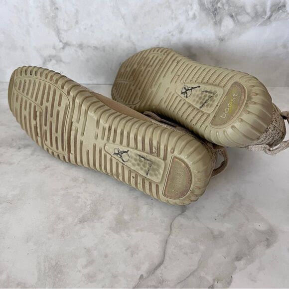 Women’s Oxford Tan Sneakers - Picture 5 of 6